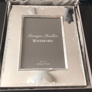 NEW Monique Lhuillier Waterford Frame